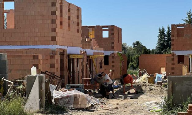 Évtizedes mélypontot értek el a lakásépítések, de már látszik a fény az alagút végén