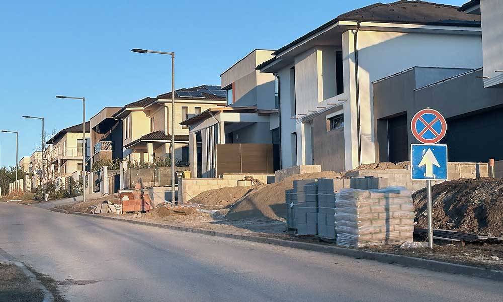 Ömlenek az új társasházi lakások a piacra, az árak viszont leparkoltak